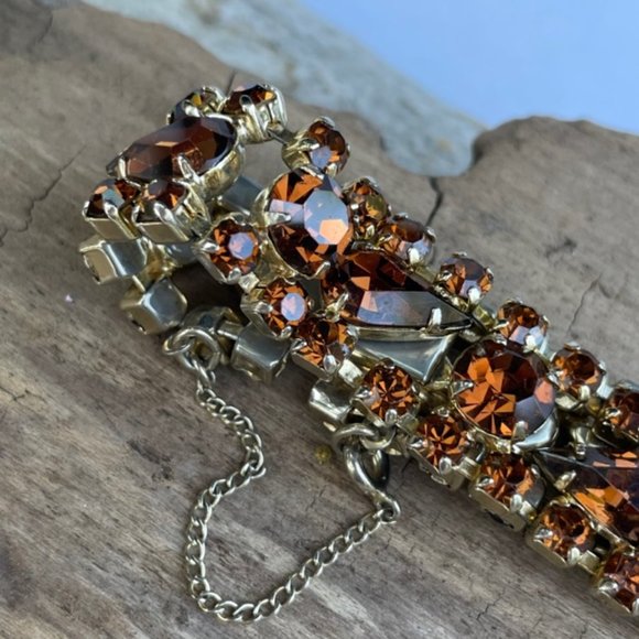 Vintage Amber Rhinestone Bracelet in a Goldtone Setting - Picture 4 of 14